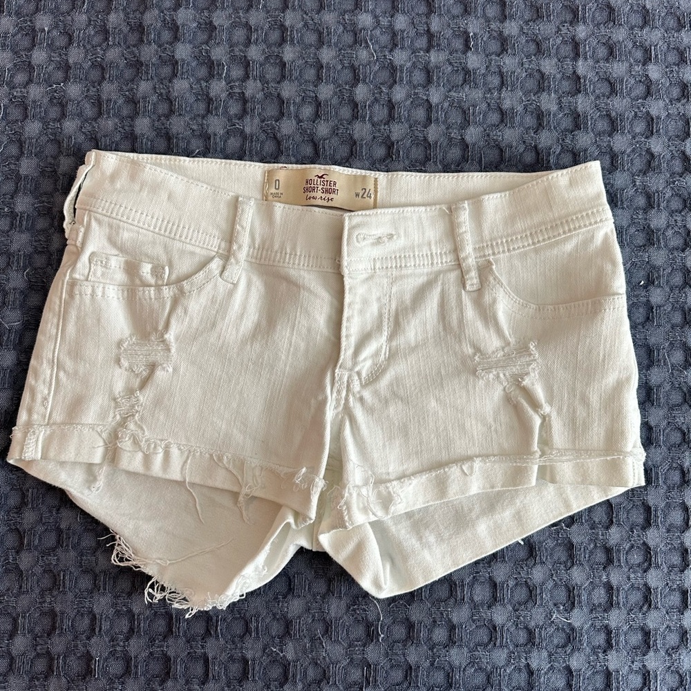 Hollister - White - Low-rise Jean Shorts